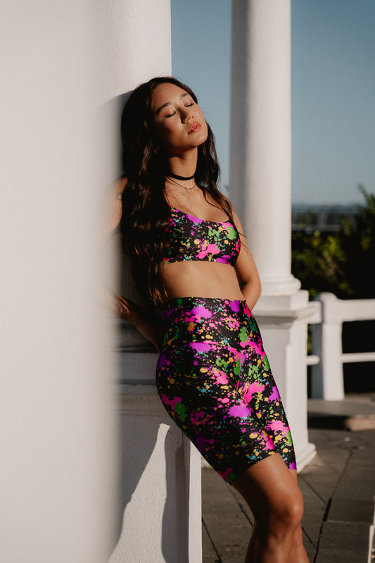 TOP BASIC SHINY NEON VIBES