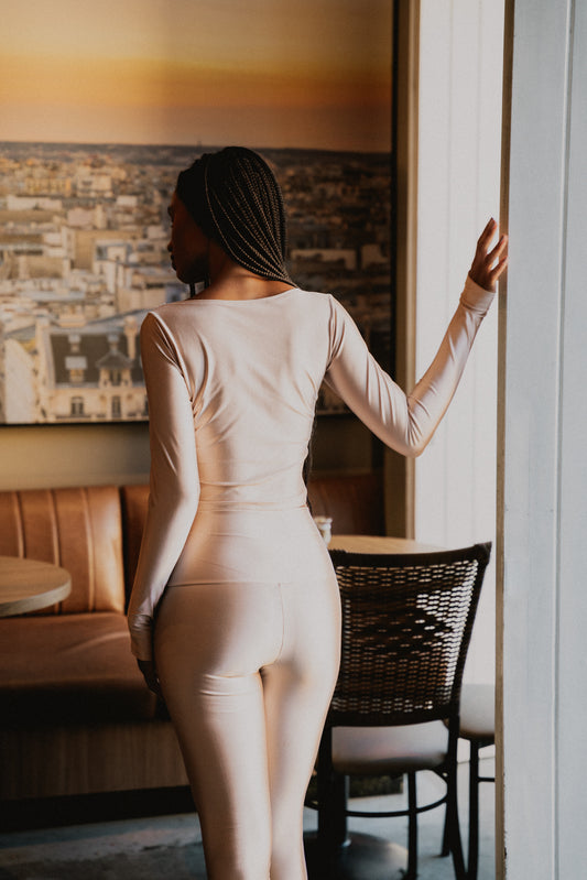 TOP CROPPED MANGA LONGA DEDINHO SHINY PÉROLA